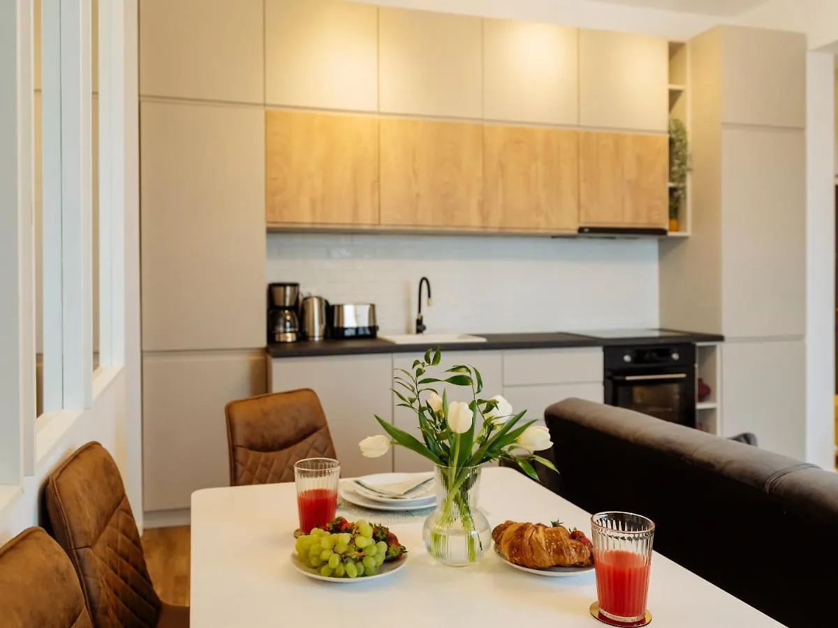 Sunny 2Br Flat - Top Location - Amazing Balcony Bucharest Apartment