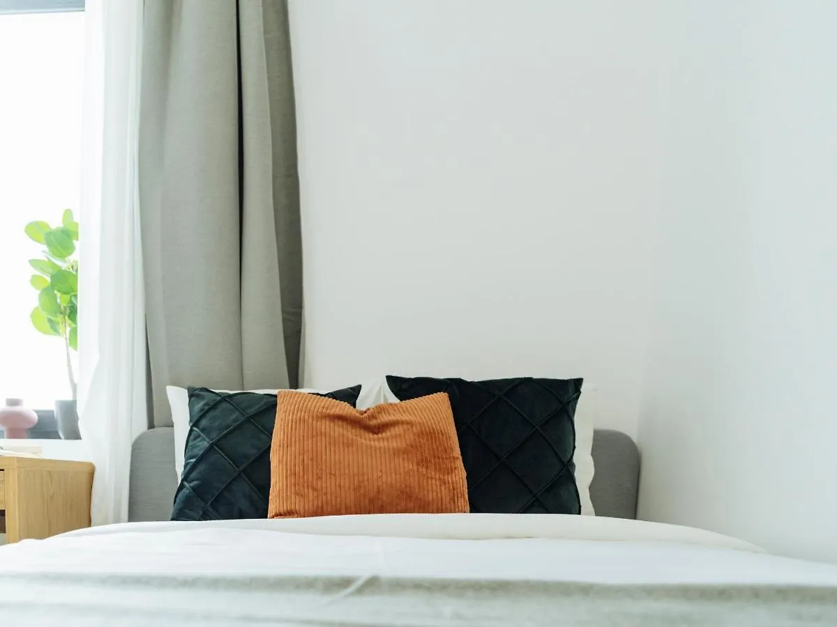 Sunny 2Br Flat - Top Location - Amazing Balcony Bucharest