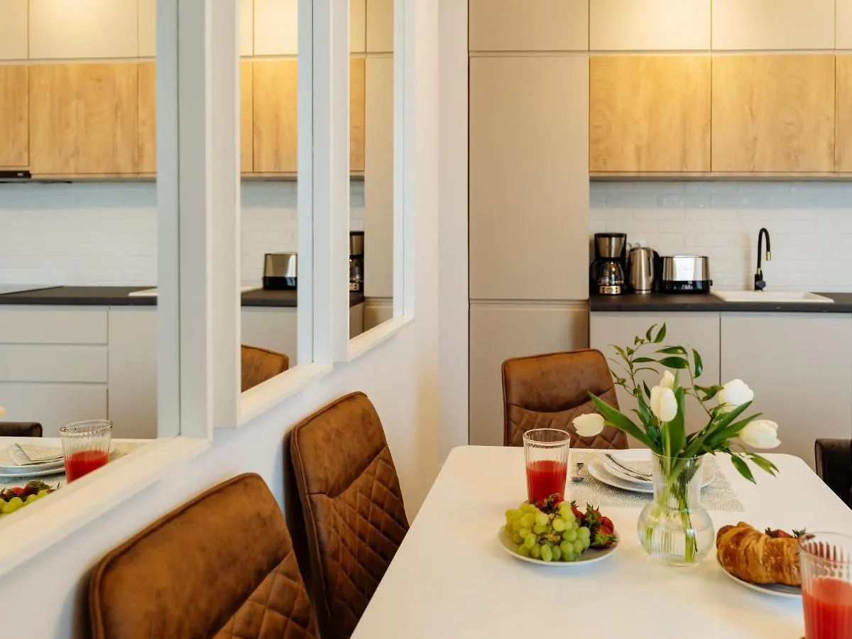 Sunny 2Br Flat - Top Location - Amazing Balcony Bucharest