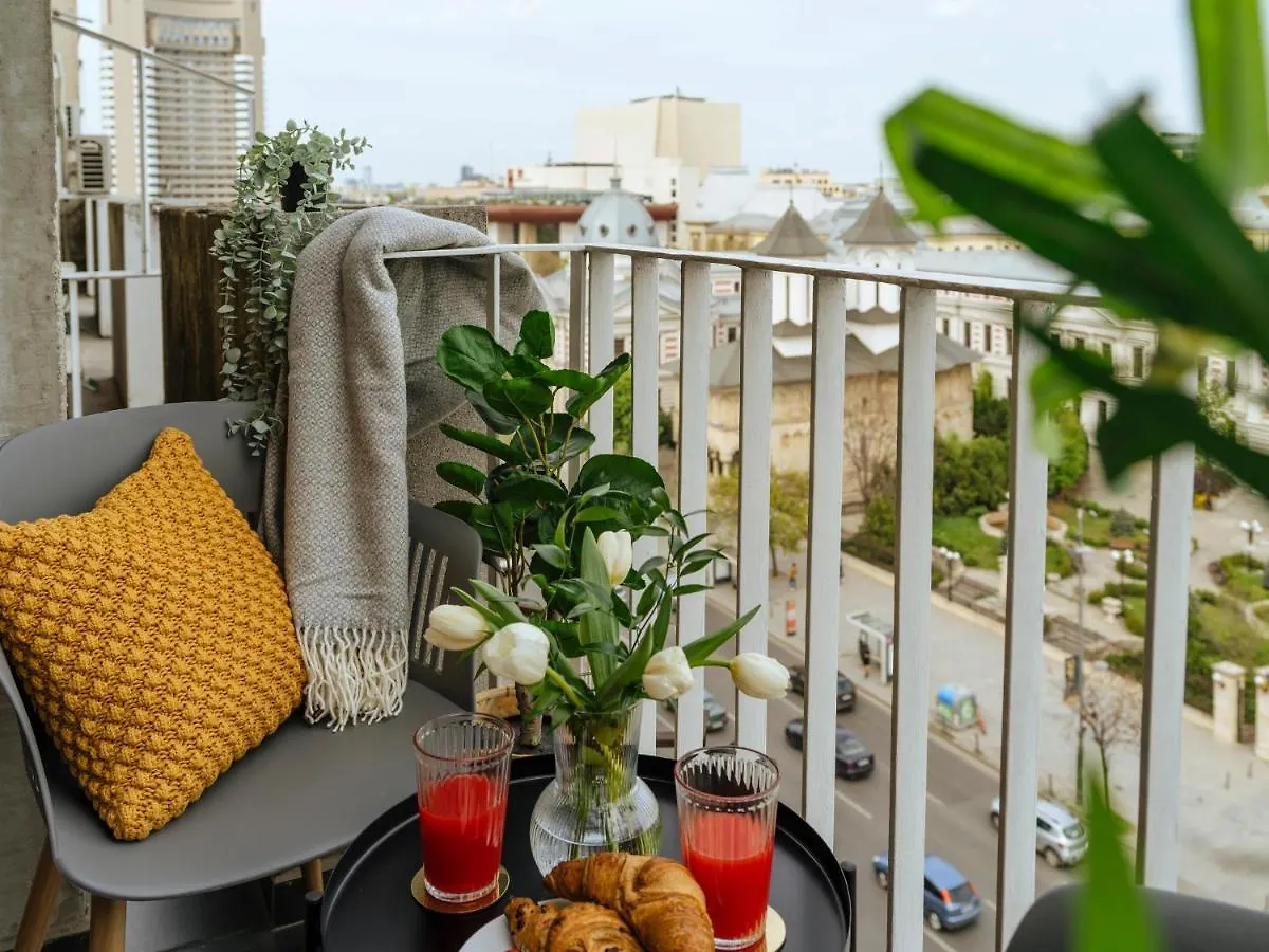 Sunny 2Br Flat - Top Location - Amazing Balcony Bucharest Romania