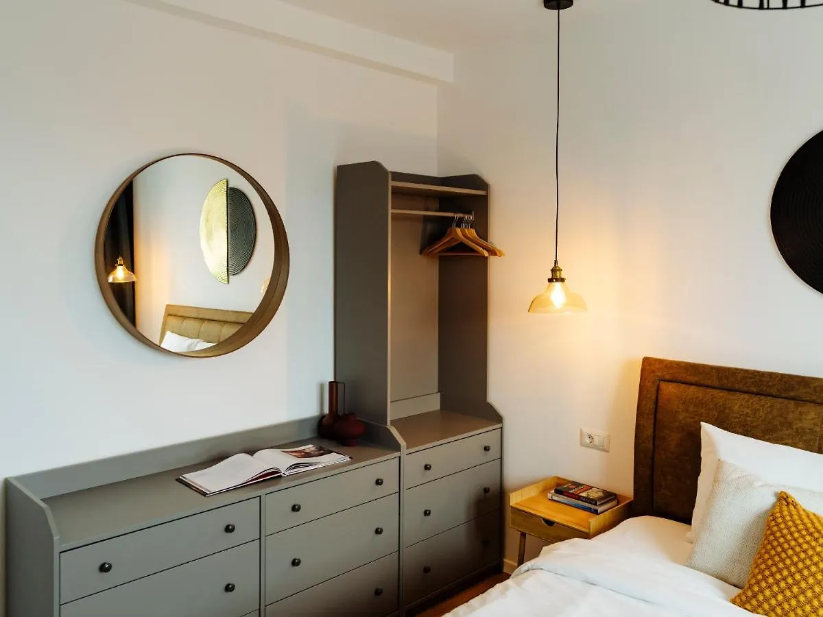Sunny 2Br Flat - Top Location - Amazing Balcony Bucharest 0*,