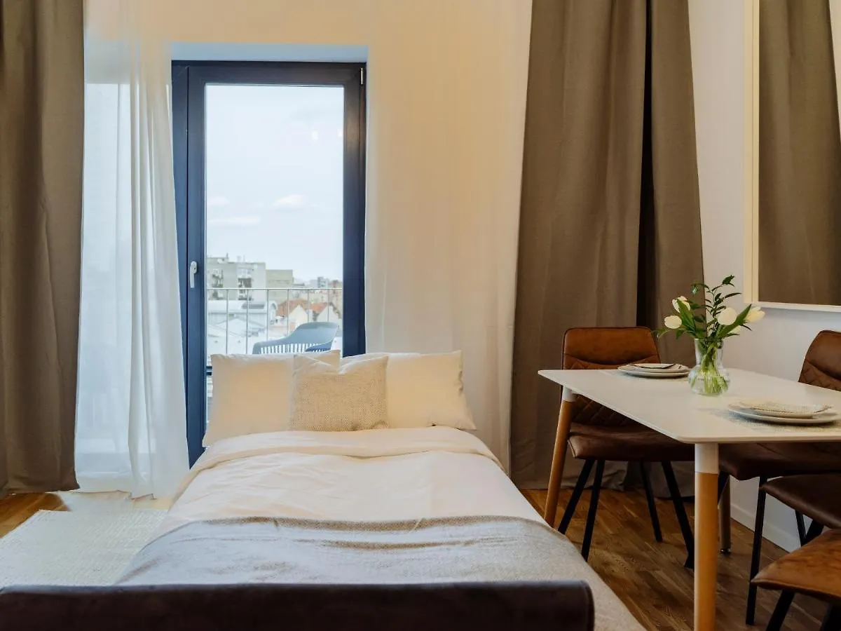 Sunny 2Br Flat - Top Location - Amazing Balcony Bucharest Romania